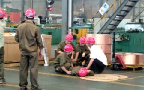 铜陵市举行起重机吊运重物坠落事故安全应急救援演练