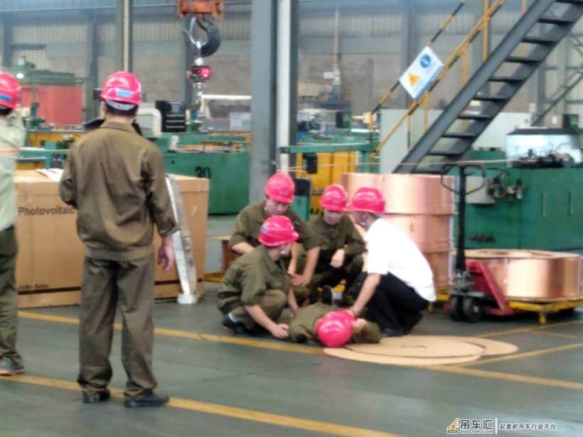 铜陵市举行起重机吊运重物坠落事故安全应急救援演练
