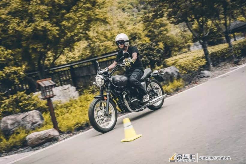 性能吊车尾却要卖十万!这款川崎有点狂!