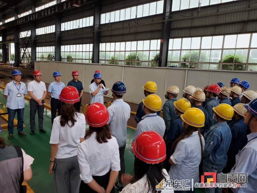 起重机吊物坠落压人 紧急救援——自贡进行特种设备事故应急救援演练