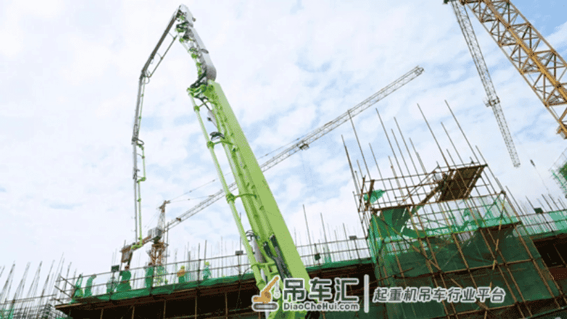 超拉风!中联重科汕德卡底盘泵车热销全国、霸气施工