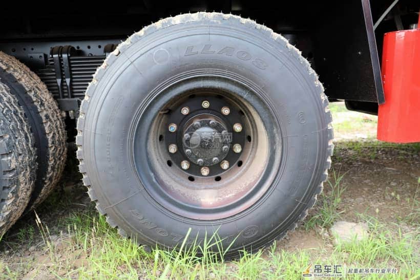 东风华神T5前四后八20吨折臂随车吊