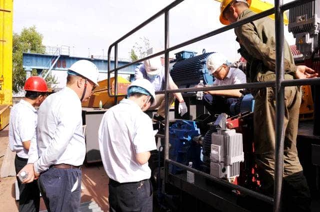 河南矿山承制宝钢德盛炼钢起重机顺利通过专家A检