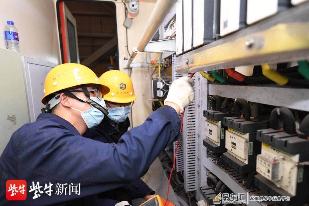 视频 | 吊运1600℃钢水的起重机体检啦