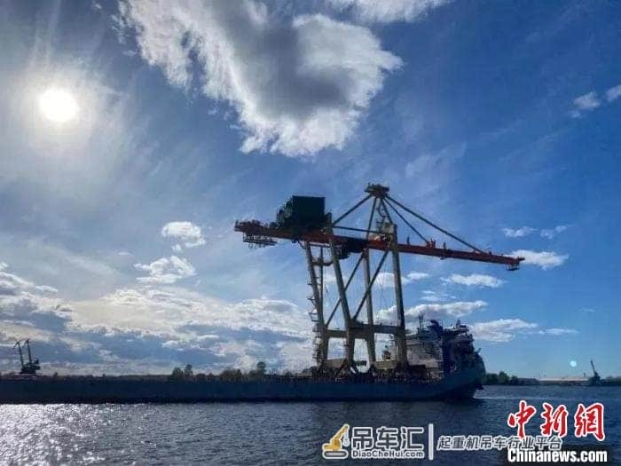 三一自主研发集装箱起重机在里加港启用