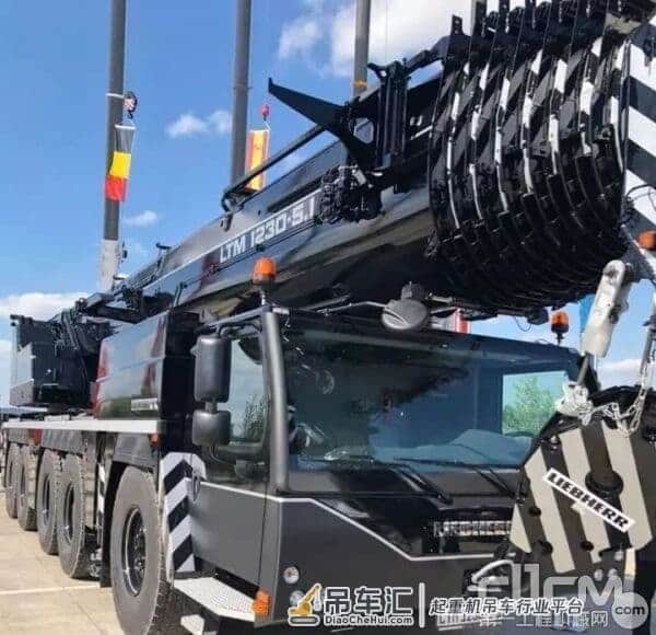 8节75m主臂,利勃海尔230吨全地面起重机请求出战