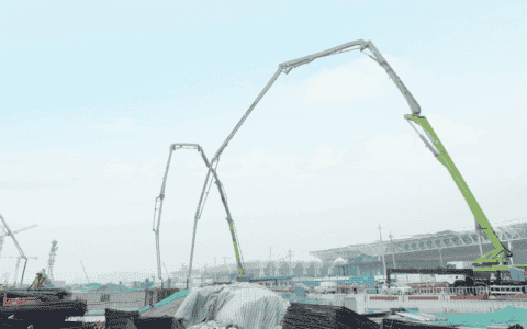 十余设备马力全开！中联重科凌云泵车高效助建国家会展中心