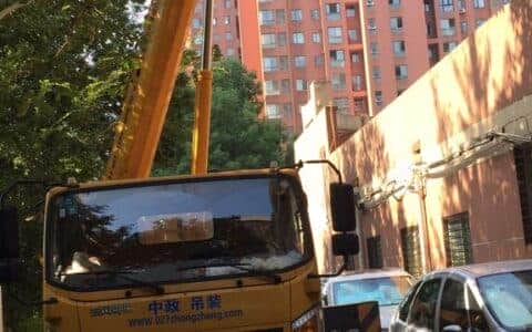 武汉吊车出租学校外墙维修案例