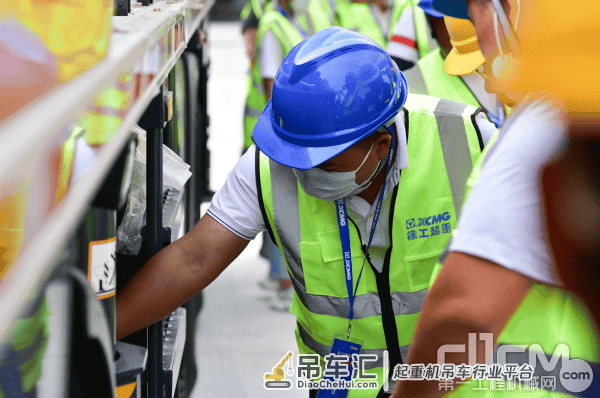 用“客户思维”造产品 徐工起重机行走世界的底气原来在这里
