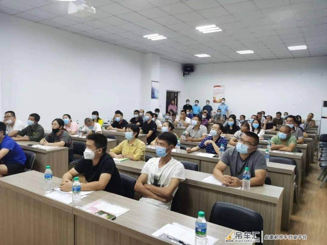 经开区组织开展建筑起重装卸机械操作工技能培训