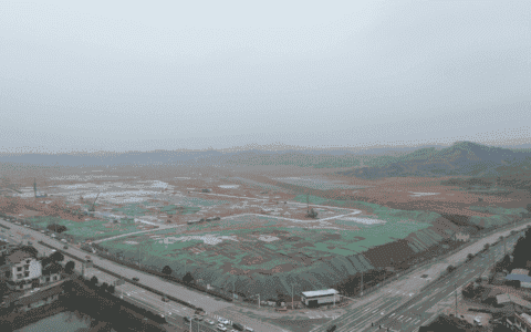 中联重科“未来之城”建设正酣 首开园区厂房初见雏形