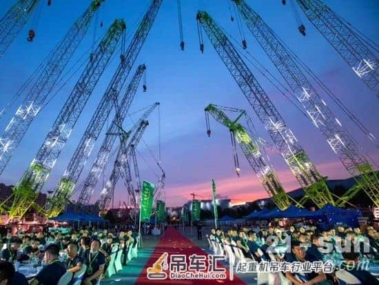 V锋凛凛 王者归来,中联重科V系列中小吨位履带起重机新品发布