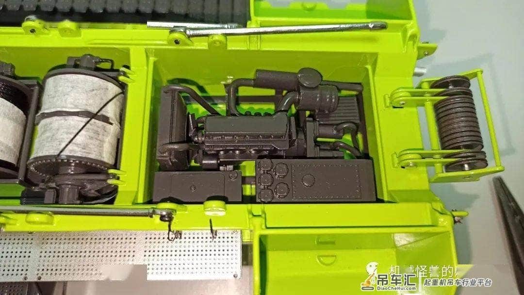 久违的拆包记录,解密 1:50 中联重科 ZCC9800W 履带式起重机模型