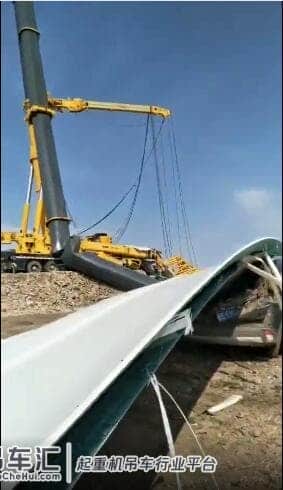 又一起风电吊装事故!叶片均损坏 另有两辆吊车、一辆轿车受损