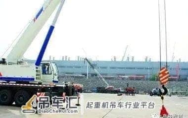 “惊”掉下巴!居然有人用千吨起重机吊臂插花