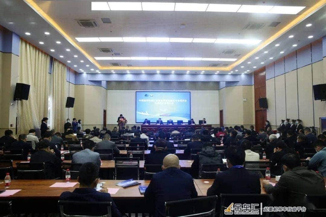 喜讯︱大方重机荣获 “2019年度优秀桥、门式起重机生产企业”荣誉称号