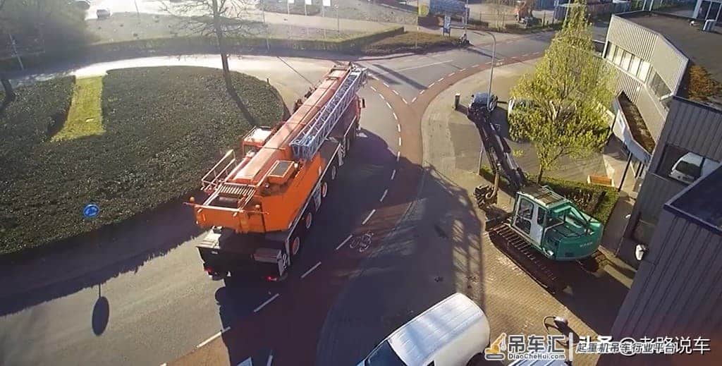 马尼托瓦克起重机集团 格鲁夫GMK6300L全地形起重机