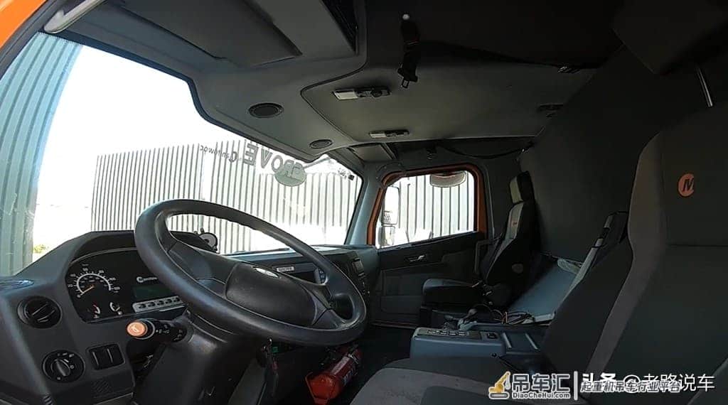 马尼托瓦克起重机集团 格鲁夫GMK6300L全地形起重机