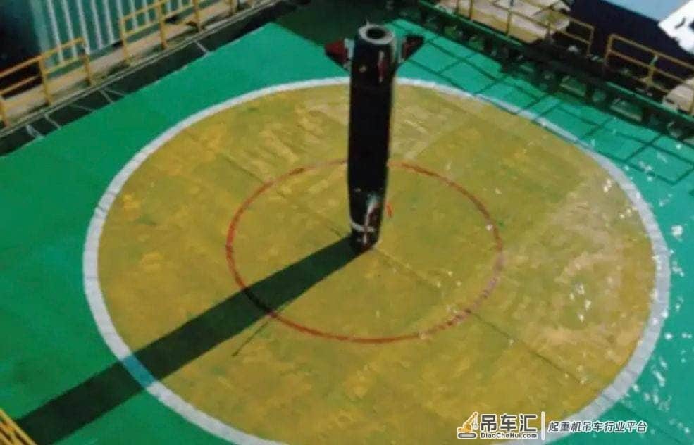 吊车扔炸弹画面流出，军迷顿悟，难怪韩国弹道导弹能正中靶心