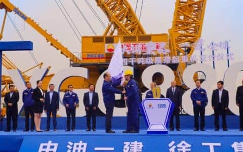 徐工第三台4000吨级履带起重机交付 “世界第一吊”落户中油一建