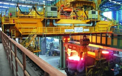 大连重工大吨位铸造起重机市场再获突破