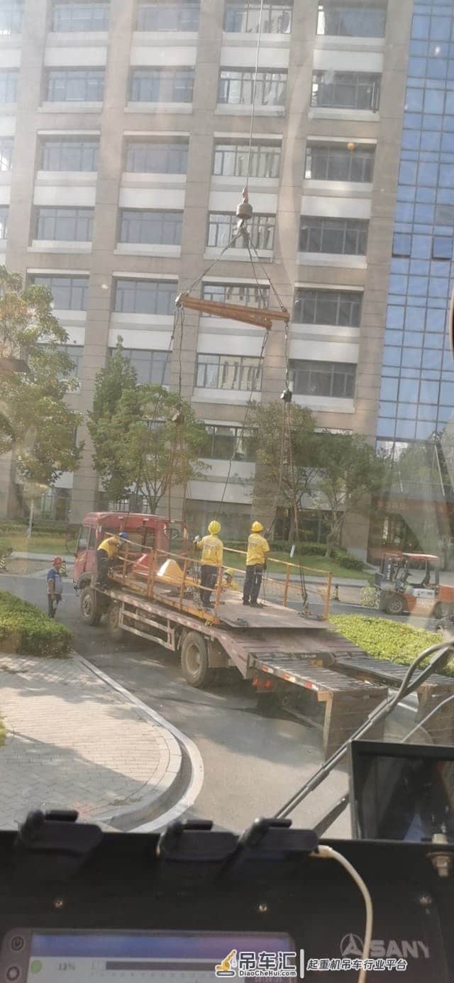 武汉吊车外墙吊装设备花山软件园