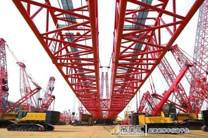 两千吨重物吊至百米高空,安排!“巨无霸”起重机吴兴面世