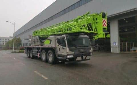 吊车80吨车型两强相遇，中联重科VS三一重工你选谁？