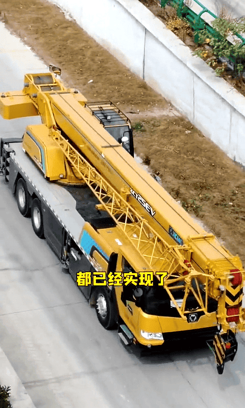 国产混动25吨吊车,徐工曝光新品,让你每月加油少2万人民币?