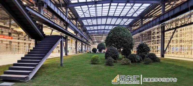 加速造“城”!中联重科智慧产业城首台中大挖进入下线倒计时