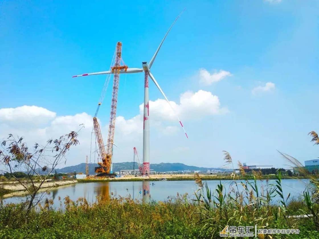 徐工履带起重机圣诞狂欢答谢会签单近3亿