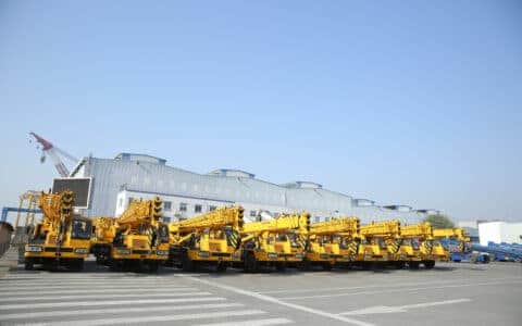 25吨吊车“打脸”还不够，80吨也要扇上一巴掌