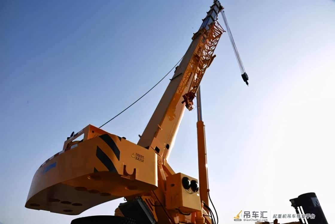 备受热议的新品吊车,三一30吨6节臂!小吨位市场的杀手锏
