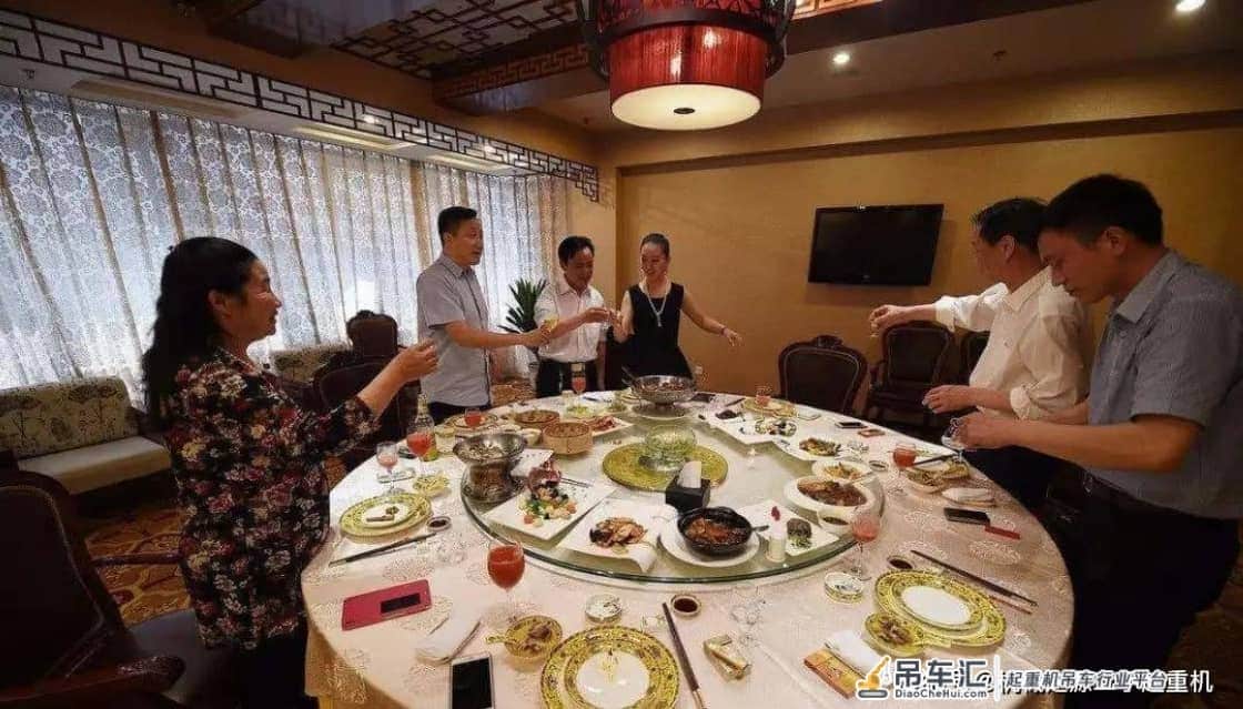 吊车台班费已经跌入谷底,2021年吊装还能干吗?