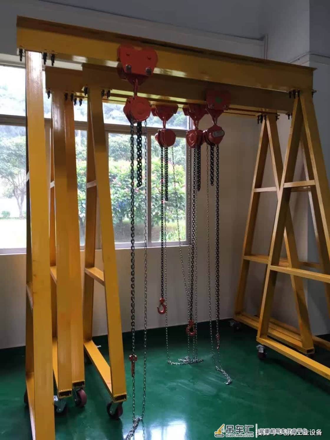 简易手推移动龙门架和小型电动活动龙门吊用哪种起重葫芦好