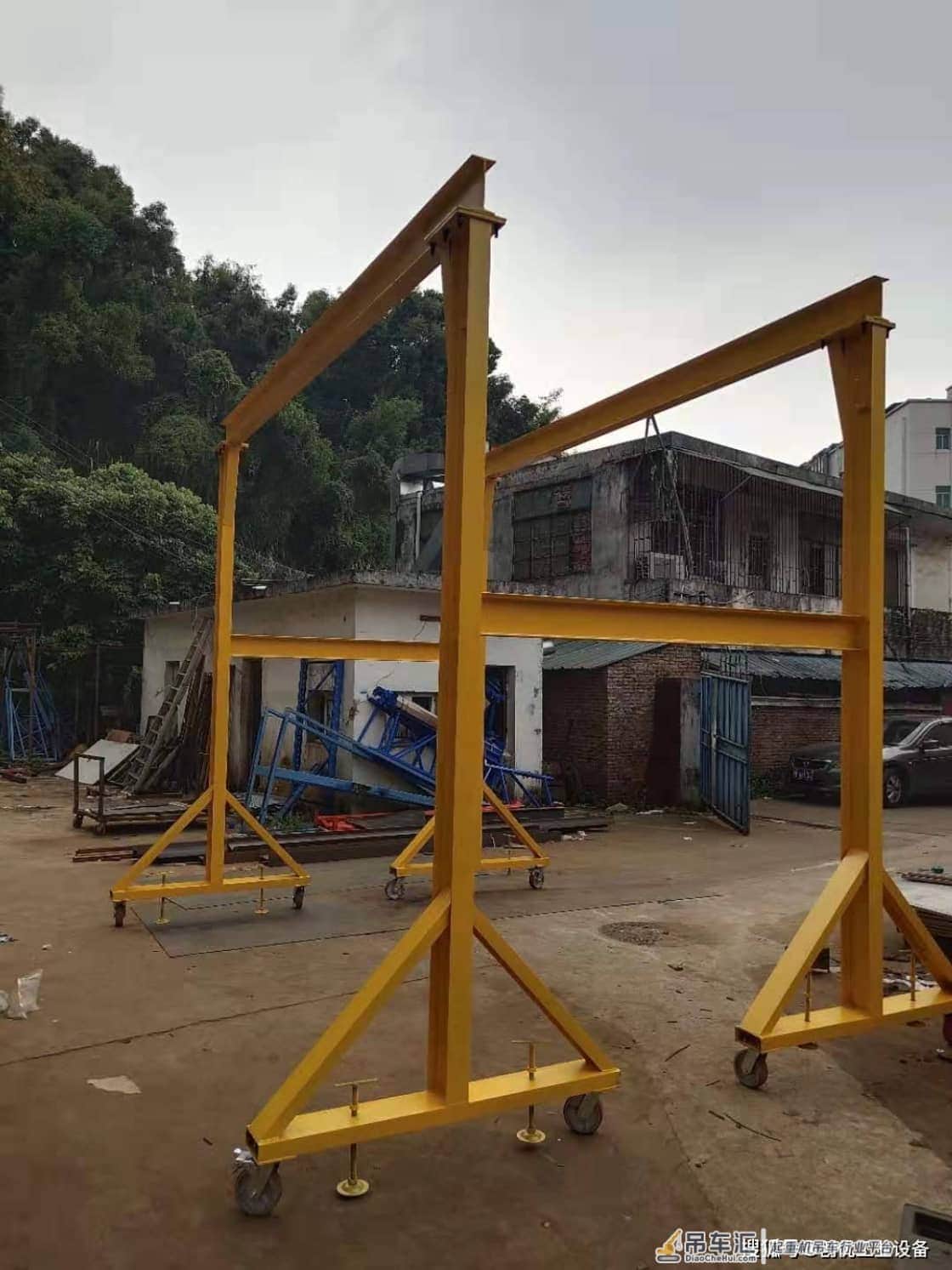 简易手推移动龙门架和小型电动活动龙门吊用哪种起重葫芦好