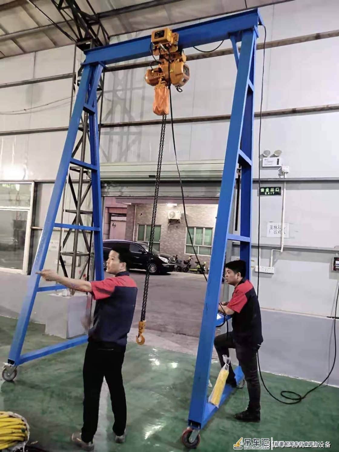 简易手推移动龙门架和小型电动活动龙门吊用哪种起重葫芦好