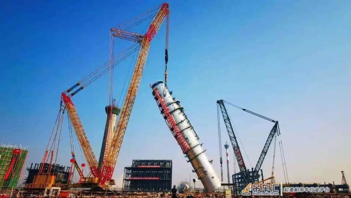 公司四千吨级履带起重机“首秀”成功