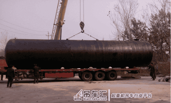 饶平一男子雇吊车盗窃路边大型器材被抓现行！网友：算你狠