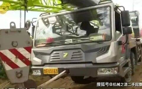 吊车被堵，不赔钱不让走，老板司机血亏啊
