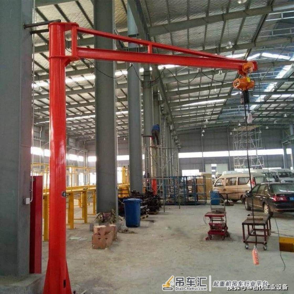 移动式悬臂吊_旋臂吊起重机如何操作