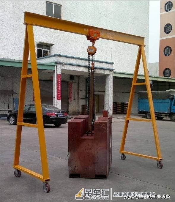 定柱式旋臂起重机和移动式门式起重机有什么区别