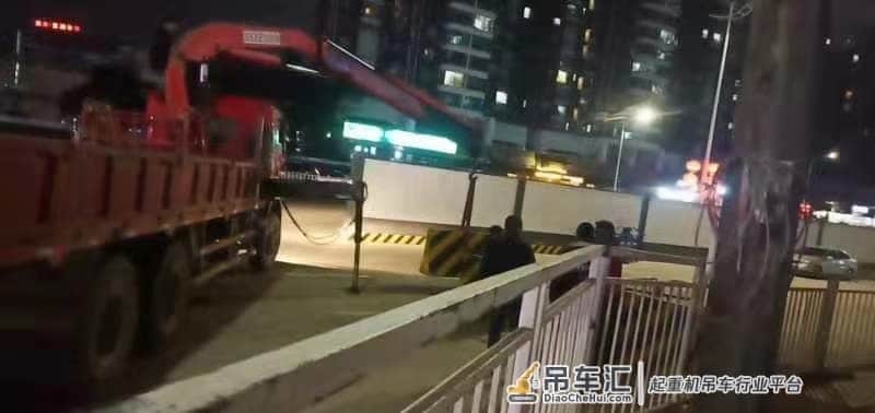 创造奇迹 鑫鑫向荣 记东莞市创鑫吊装服务有限公司总经理高路路