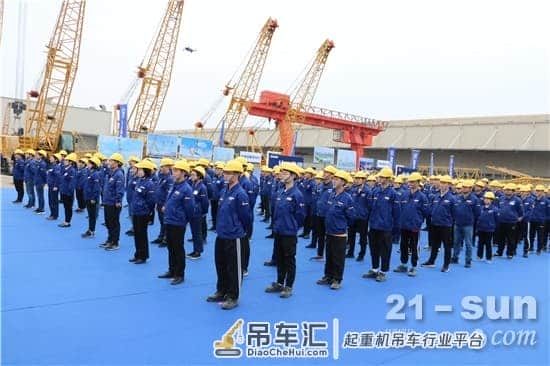 徐工第三台4000吨级履带起重机交付,落户中油一建