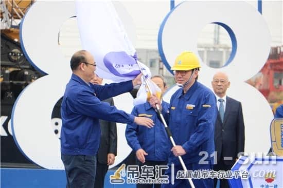 徐工第三台4000吨级履带起重机交付,落户中油一建