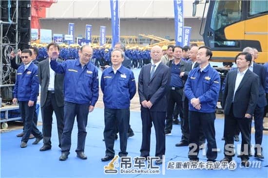 徐工第三台4000吨级履带起重机交付,落户中油一建