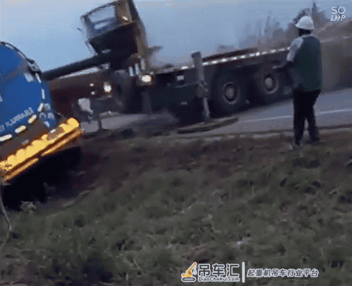 吊车转盘分离有多恐怖?工地现场惊心动魄