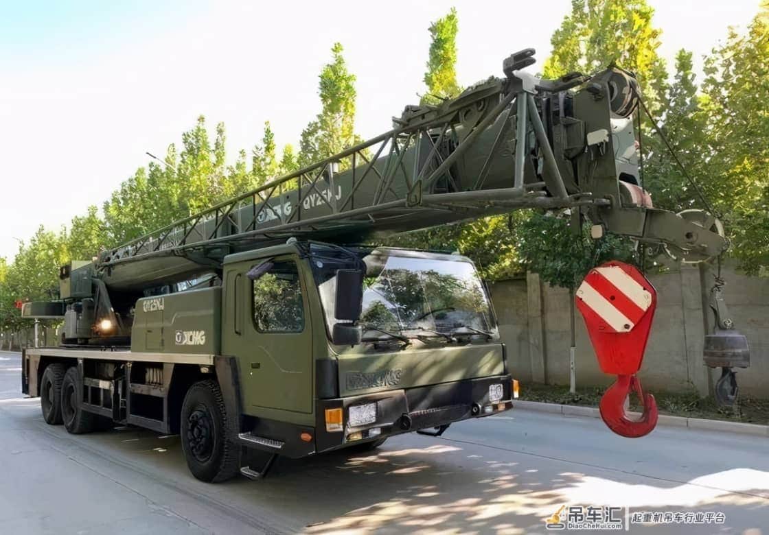 网上卖25吨二手军用吊车,你敢买吗?