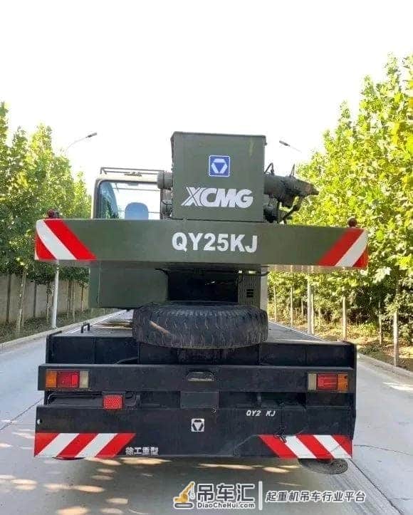网上卖25吨二手军用吊车,你敢买吗?