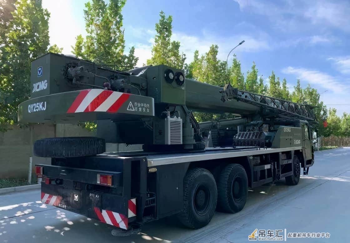 网上卖25吨二手军用吊车,你敢买吗?